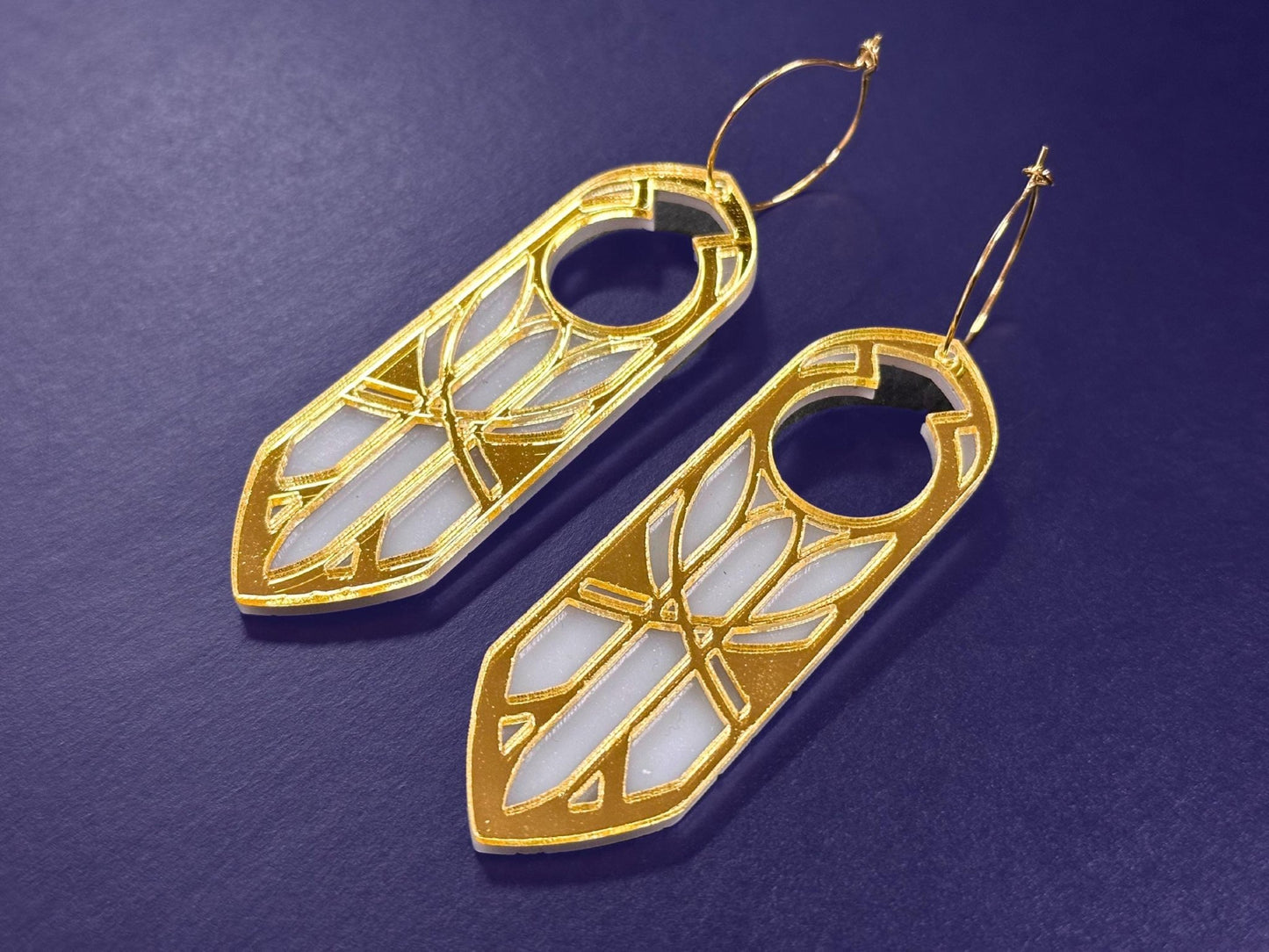 Disa | Gold & White - Painted Raina