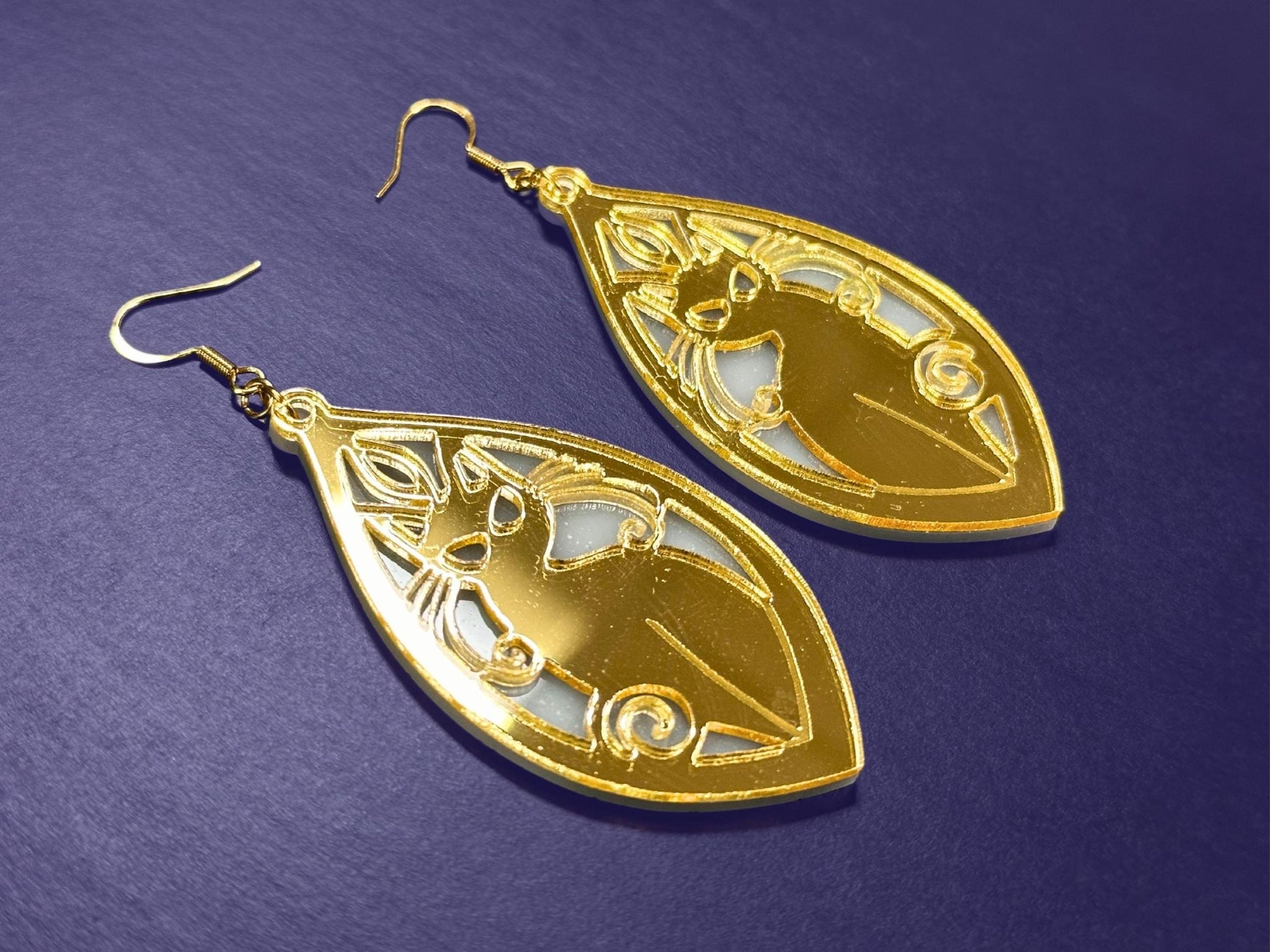 Golden Cat | Gold & White - Painted Raina