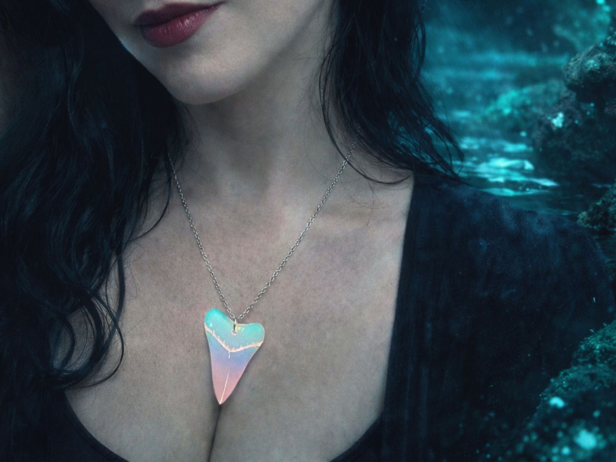 Anchor Shark Tooth Set | Iridescent Glow